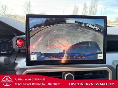Used 2024 Toyota Tacoma TRD Off-Road AWD/4WD image 17