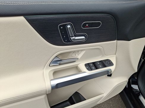 Certified 2023 Mercedes-Benz GLB 250 4MATIC image 12