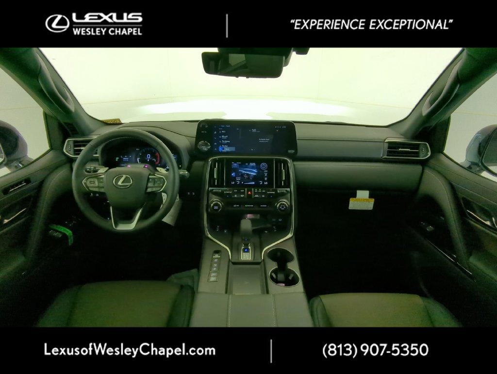 Used 2025 Lexus LX 700h Overtrail AWD/4WD image 11