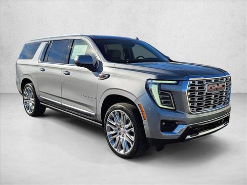 New 2026 GMC Yukon XL Denali w/ Denali Reserve Package image 7