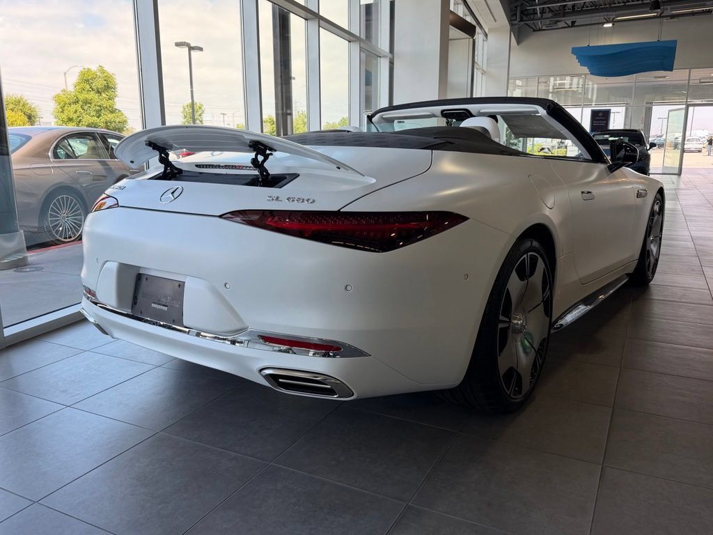 New 2026 Mercedes-Benz Maybach SL 680 image 7