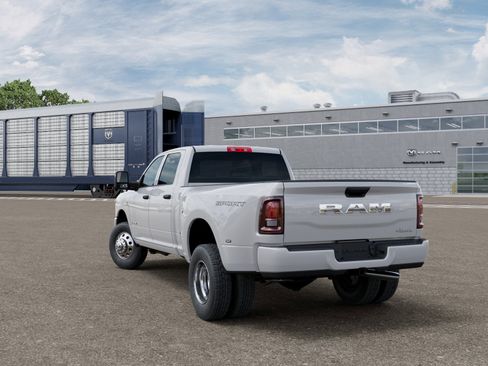 New 2026 RAM 3500 Big Horn AWD/4WD image 29