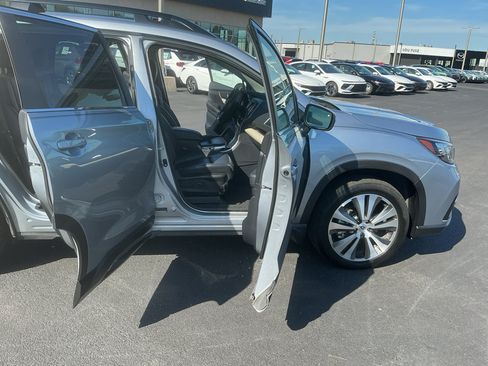 Used 2021 Subaru Ascent Limited w/ Technology Package AWD/4WD image 12