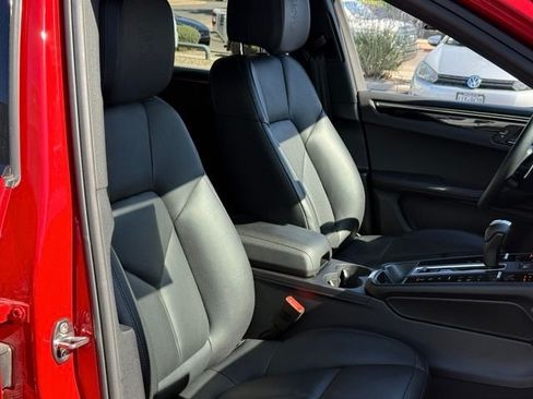 Used 2025 Porsche Macan AWD/4WD image 19
