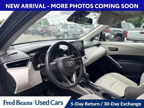 Certified 2022 Toyota Corolla Cross LE w/ Moonroof Package AWD/4WD image 11