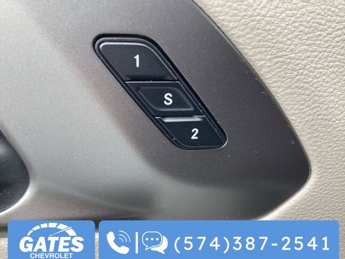 Used 2024 Chrysler Pacifica Touring-L image 31