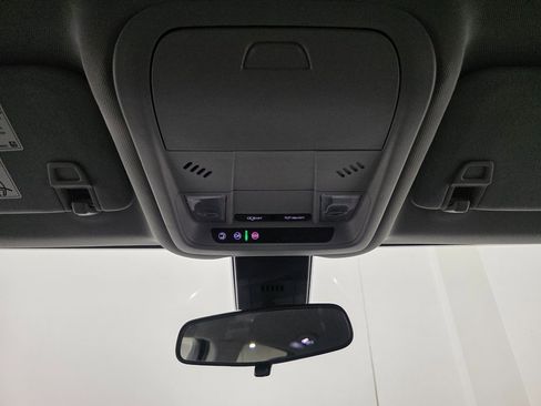 Used 2020 Chevrolet Equinox LT image 31