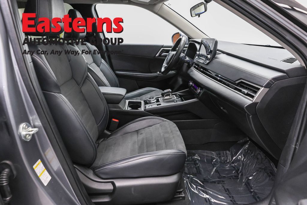 Used 2023 Mitsubishi Outlander SE AWD/4WD image 25