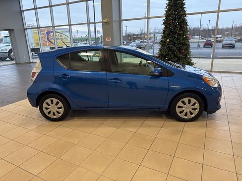 Used 2014 Toyota Prius C Two image 6