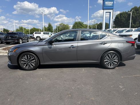 Used 2024 Nissan Altima 2.5 SV FWD image 7