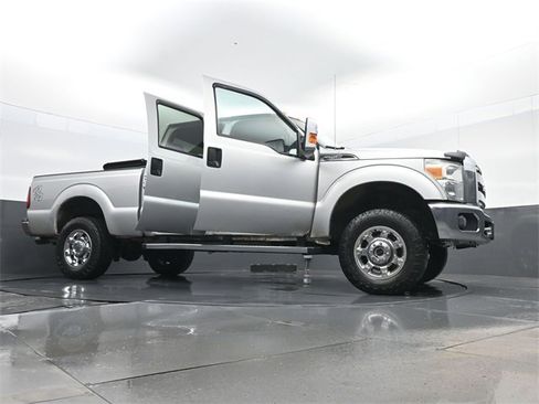 Used 2014 Ford F250 XLT w/ XLT Premium Package image 30