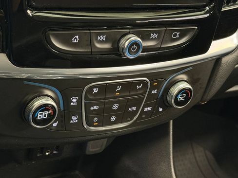 Used 2018 Chevrolet Traverse LT FWD image 18