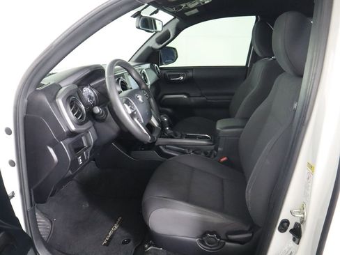 Used 2017 Toyota Tacoma TRD Off-Road image 20