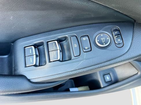 Used 2018 Honda Accord LX image 17