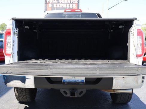 Used 2015 Toyota Tundra SR5 w/ SR5 Upgrade Package image 15