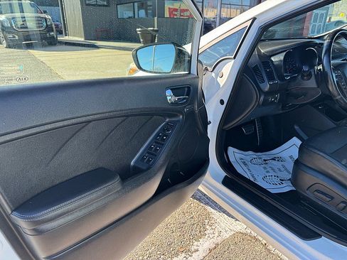 Used 2015 Kia Forte SX w/ SX Premium Package image 12