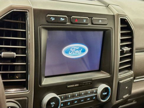 Used 2018 Ford Expedition Max XLT w/ Equipment Group 202A AWD/4WD image 4