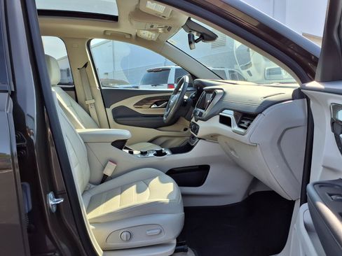 Used 2024 GMC Terrain Denali w/ Denali Premium Package AWD/4WD image 30