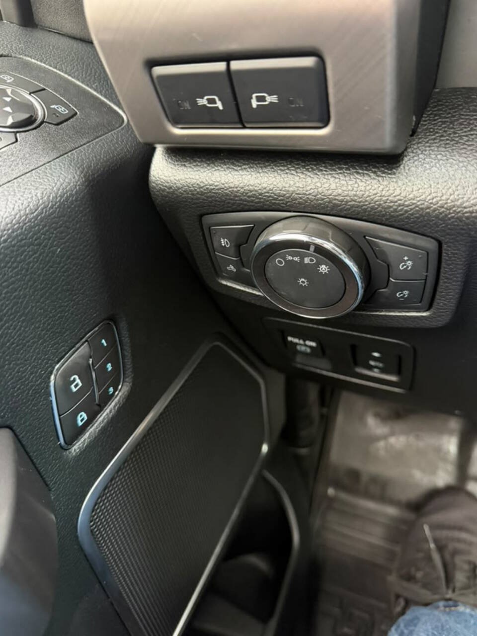 Used 2018 Ford F150 Limited AWD/4WD image 27