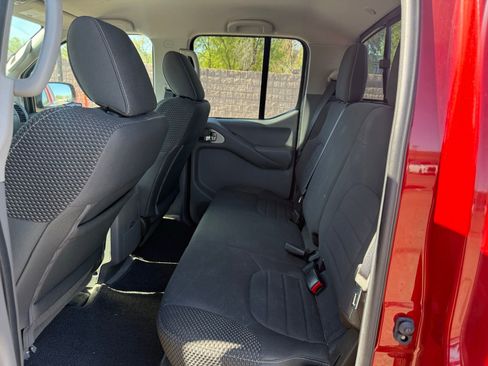 Used 2018 Nissan Frontier Desert Runner RWD image 10