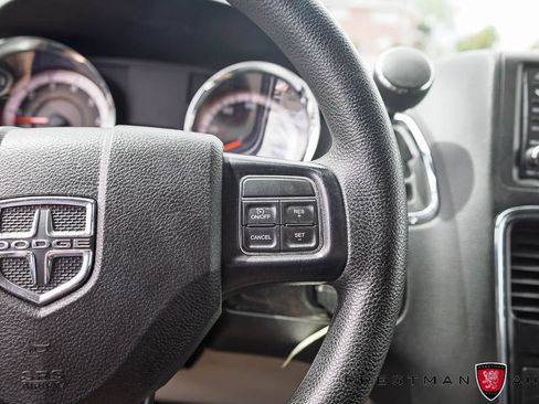 Used 2019 Dodge Grand Caravan SE FWD image 24