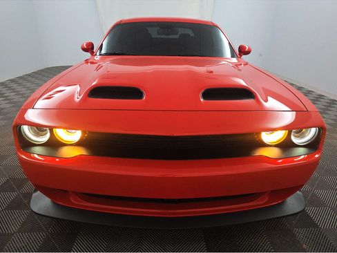 Used 2023 Dodge Challenger SRT Hellcat RWD image 2