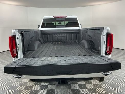 Used 2023 GMC Sierra 3500 AT4 w/ AT4 Premium Plus Package image 7