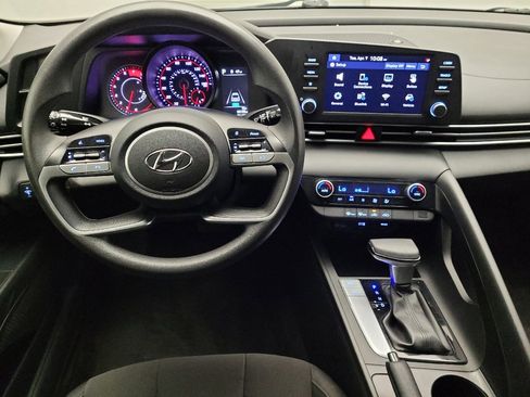 Used 2022 Hyundai Elantra SEL FWD image 22