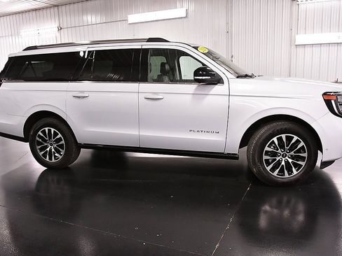 Used 2025 Ford Expedition Max Platinum image 8
