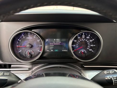 Certified 2024 Kia Carnival LX FWD image 9