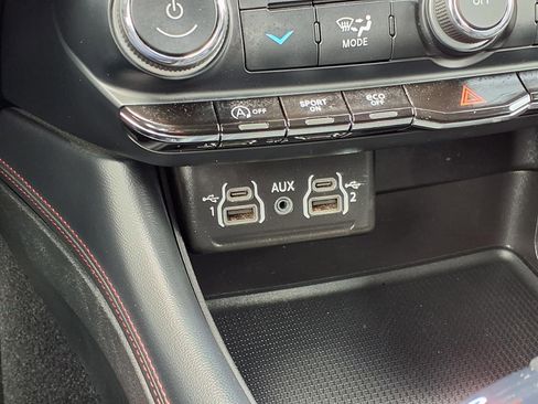 Used 2024 Dodge Durango GT RWD image 14