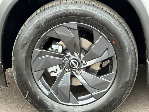 New 2026 Nissan Rogue SV AWD/4WD image 24