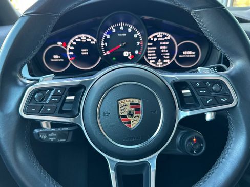 Used 2021 Porsche Cayenne Coupe image 29