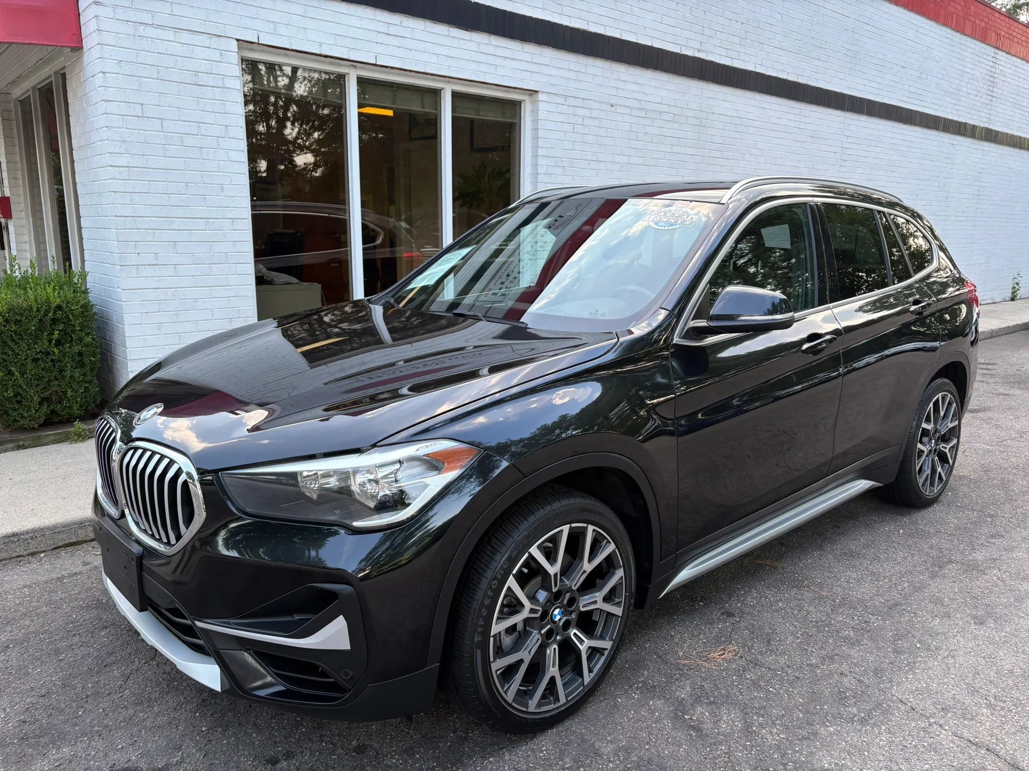 Used 2021 BMW X1 xDrive28i w/ Convenience Package AWD/4WD image 2