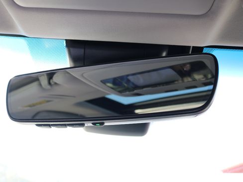 Used 2016 Lexus ES 350 w/ Luxury Package w/Wood Trim image 31