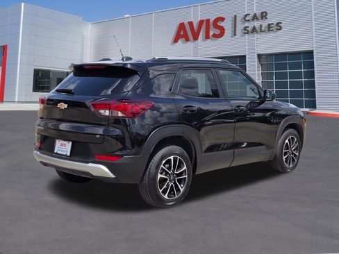 Used 2025 Chevrolet TrailBlazer LT AWD/4WD image 6