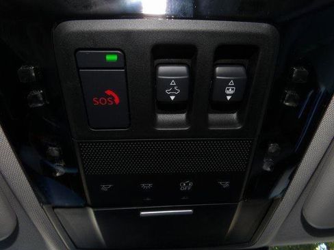 New 2025 Mitsubishi Outlander SE image 26