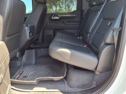 Used 2022 Chevrolet Silverado 1500 LTZ w/ Technology Package AWD/4WD image 16