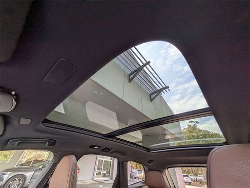 Used 2023 Volvo XC60 B5 Plus image 22