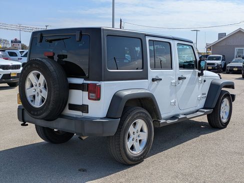 Used 2018 Jeep Wrangler Unlimited Sport S image 3