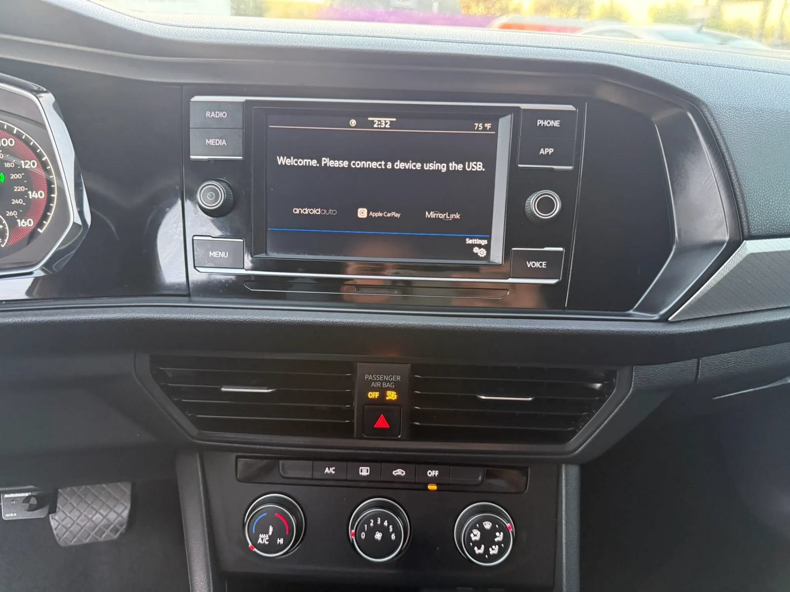 Used 2021 Volkswagen Jetta SE FWD image 17