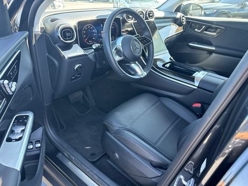 Used 2025 Mercedes-Benz GLC 350e 4MATIC image 9