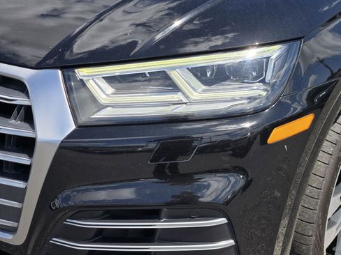 Used 2018 Audi SQ5 Prestige w/ Prestige Package image 9