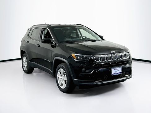 Used 2022 Jeep Compass Latitude AWD/4WD image 3