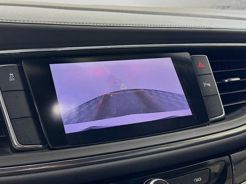 Used 2020 Buick Enclave Essence FWD image 22