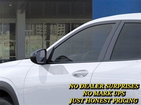 New 2026 Chevrolet Trax RS image 12