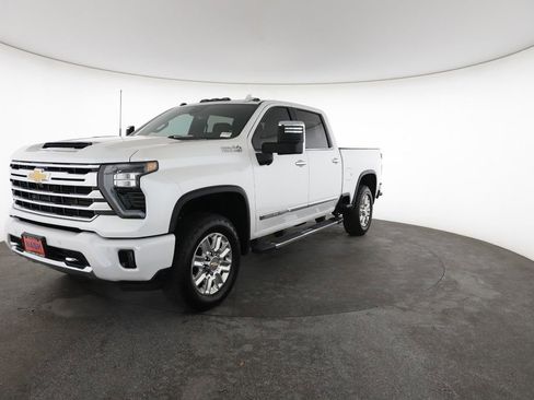 Certified 2025 Chevrolet Silverado 2500 High Country w/ Technology Package AWD/4WD image 5