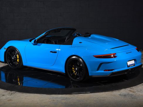 Used 2019 Porsche 911 Speedster RWD image 3