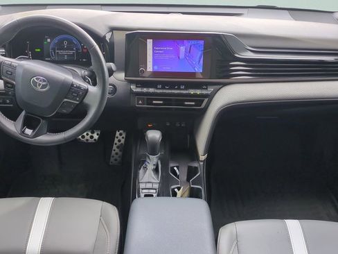 Certified 2025 Toyota Camry SE w/ Convenience Package image 11