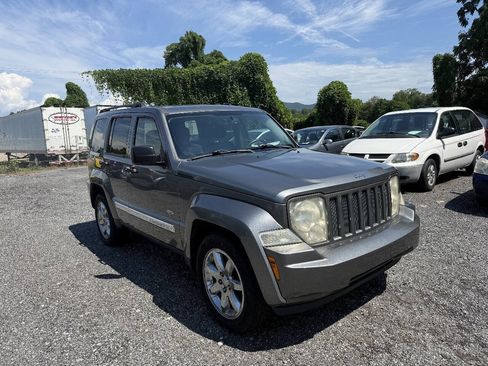 Used 2012 Jeep Liberty Sport AWD/4WD image 5